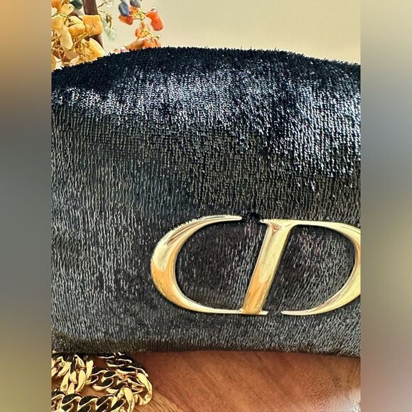 Dior pouch converted to crossbody bag - Picture 6 of 11